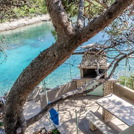 Seafront Olivera-one Bedroom With Balcony And Sea View Ante Vela Luka