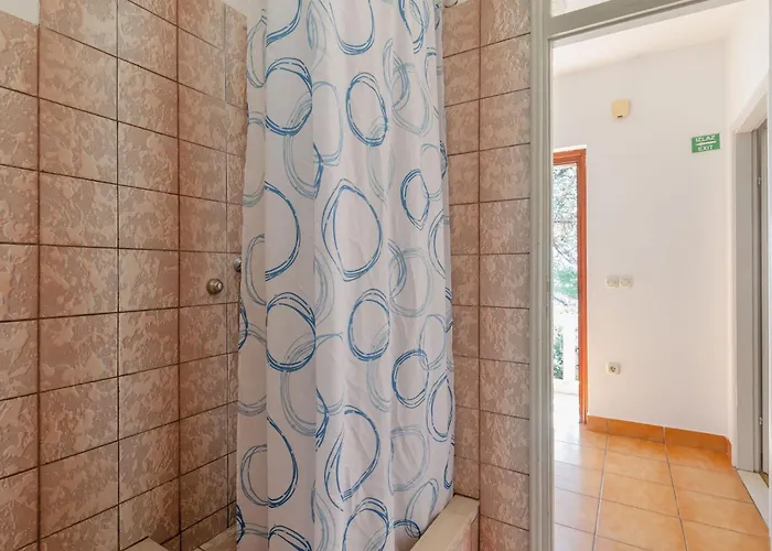 Seafront Olivera-one Bedroom With Balcony And Sea View Ante 아파트